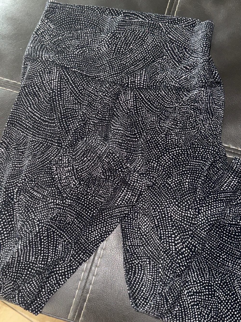 lululemon athletica Black and White Patterned Leggings - Picture 4 of 4